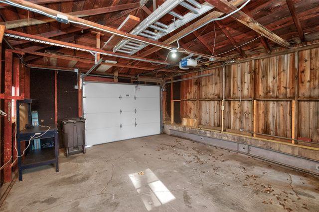 1208 Burnham Avenue, Des Moines, IA 50315