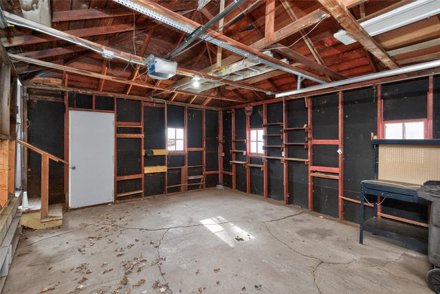 1208 Burnham Avenue, Des Moines, IA 50315