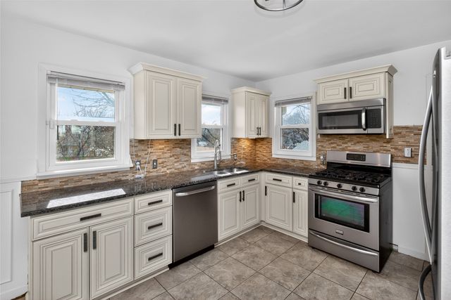 1208 Burnham Avenue, Des Moines, IA 50315