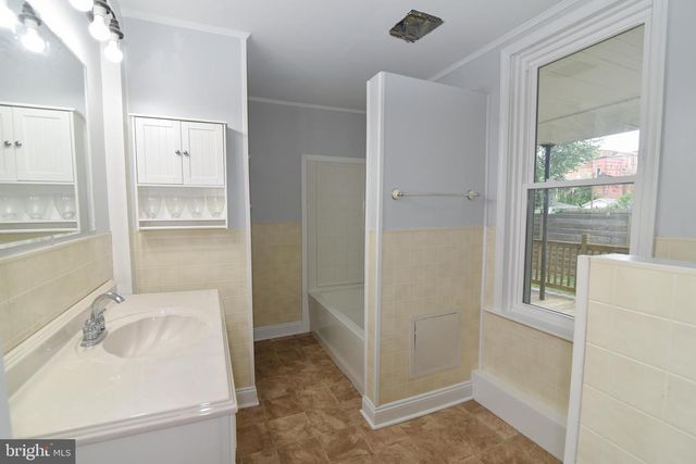 225 W 2ND ST, Waynesboro, PA 17268