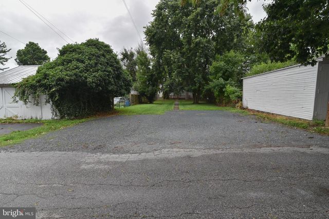 225 W 2ND ST, Waynesboro, PA 17268