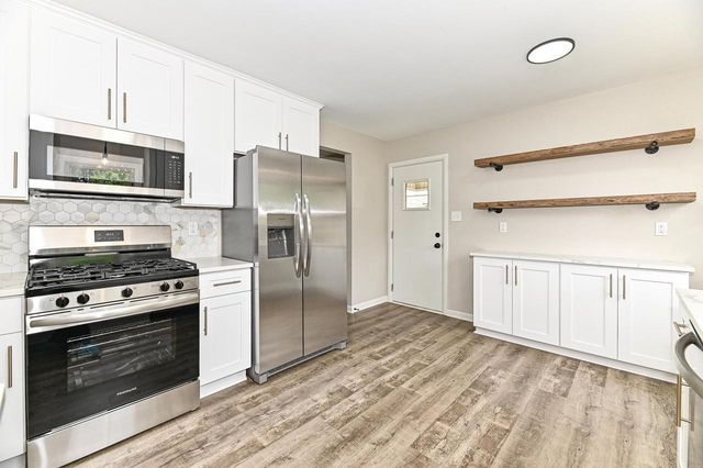 2225 N 103rd STREET, Wauwatosa, WI 53226