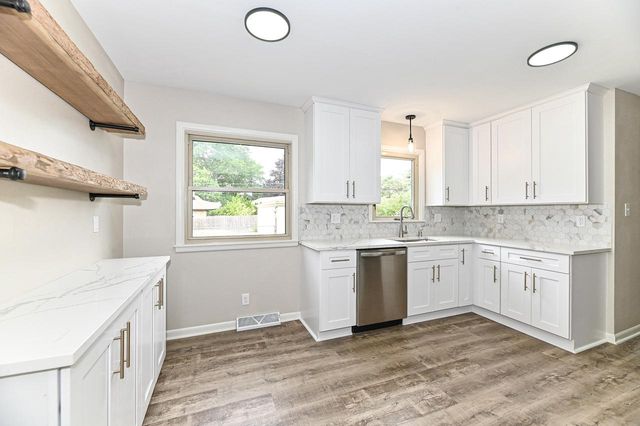 2225 N 103rd STREET, Wauwatosa, WI 53226