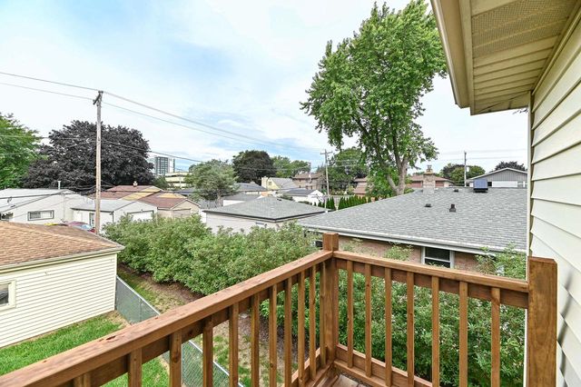2225 N 103rd STREET, Wauwatosa, WI 53226