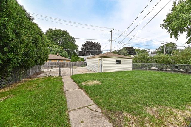 2225 N 103rd STREET, Wauwatosa, WI 53226