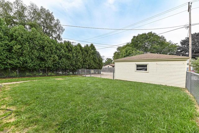 2225 N 103rd STREET, Wauwatosa, WI 53226