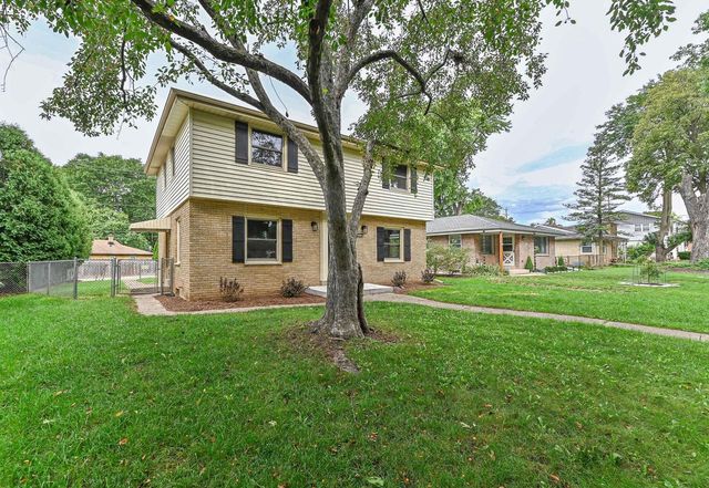 2225 N 103rd STREET, Wauwatosa, WI 53226