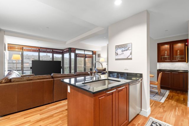 2400 Beacon 404, Boston, MA 02467