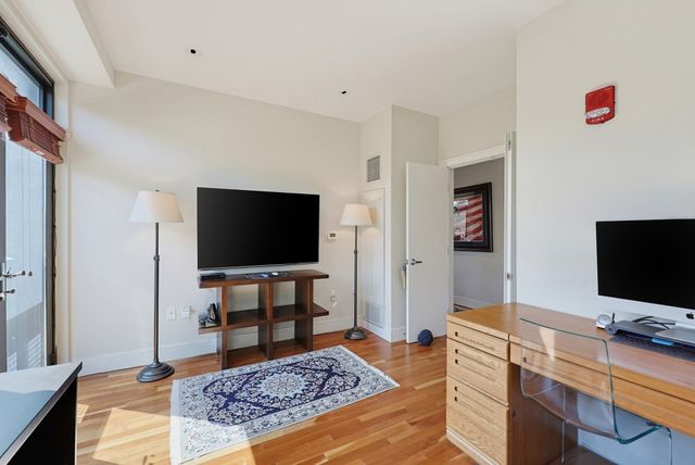 2400 Beacon 404, Boston, MA 02467