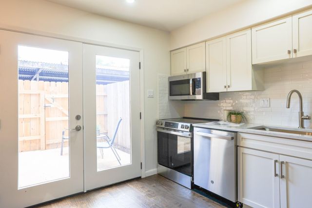 7406 Shadow Hill DR 103, Austin, TX 78731