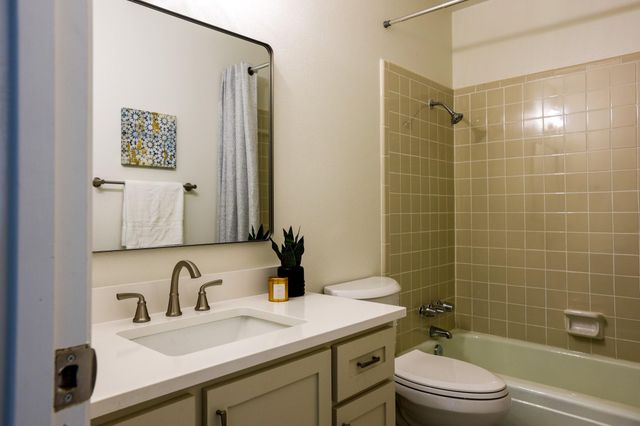 7406 Shadow Hill DR 103, Austin, TX 78731