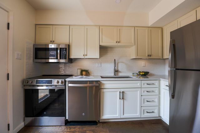 7406 Shadow Hill DR 103, Austin, TX 78731