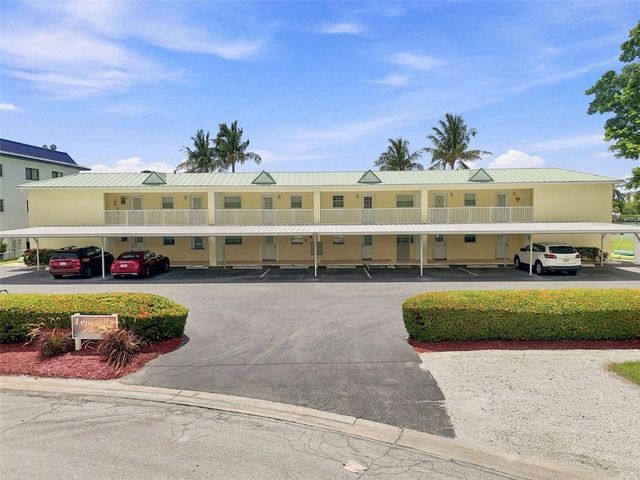 12100 CAPRI CIRCLE S 204, Treasure Island, FL 33706