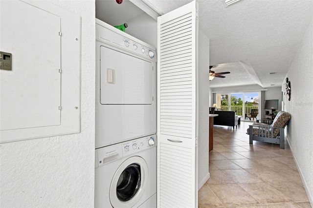 12100 CAPRI CIRCLE S 204, Treasure Island, FL 33706
