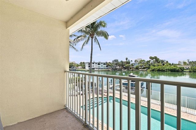 12100 CAPRI CIRCLE S 204, Treasure Island, FL 33706