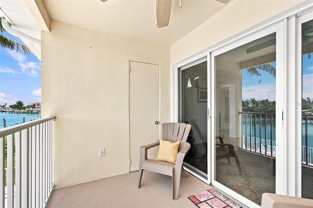 12100 CAPRI CIRCLE S 204, Treasure Island, FL 33706