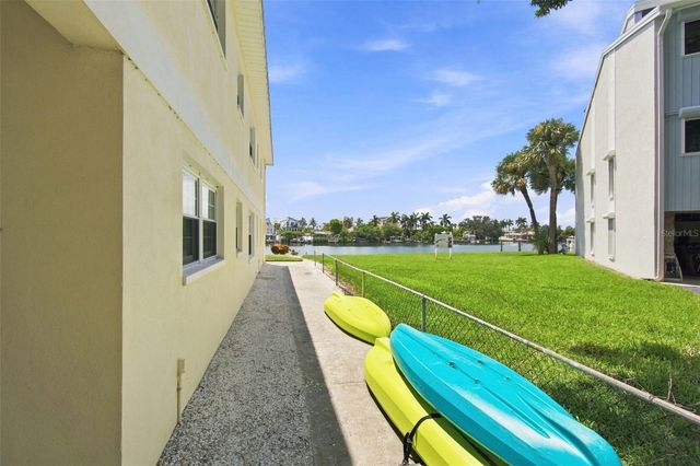 12100 CAPRI CIRCLE S 204, Treasure Island, FL 33706