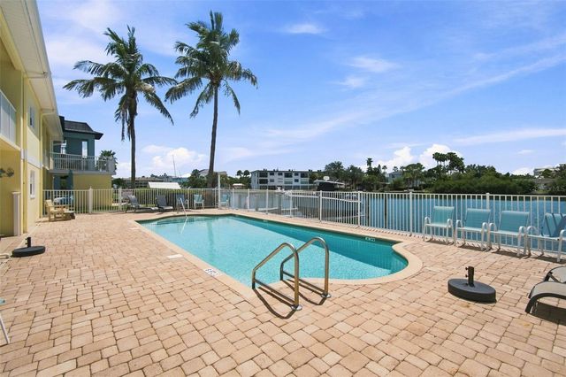 12100 CAPRI CIRCLE S 204, Treasure Island, FL 33706