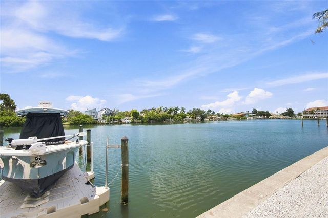 12100 CAPRI CIRCLE S 204, Treasure Island, FL 33706