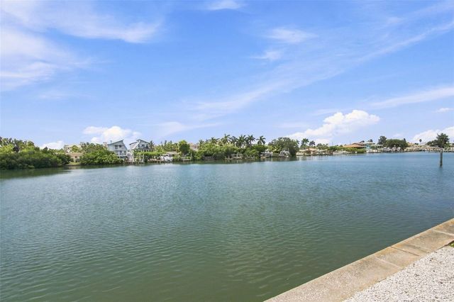 12100 CAPRI CIRCLE S 204, Treasure Island, FL 33706