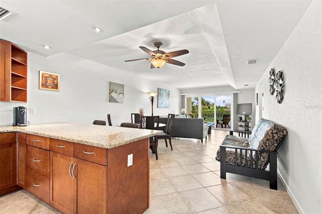 12100 CAPRI CIRCLE S 204, Treasure Island, FL 33706