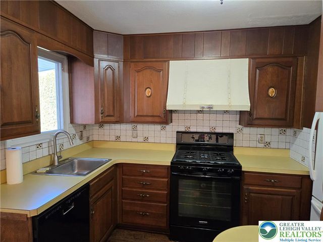 1721 E Cedar Street, Allentown City, PA 18109