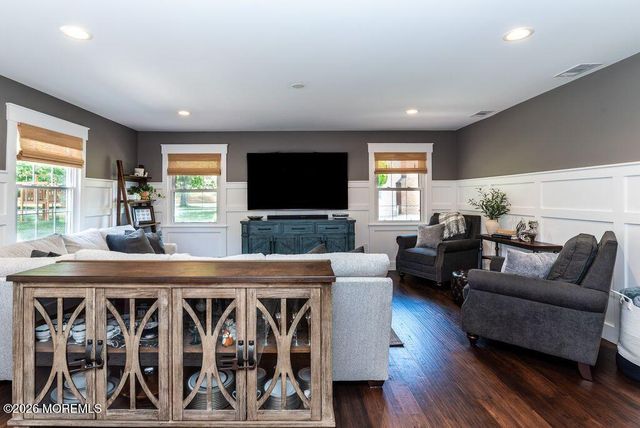 18 Girard Street, Marlboro, NJ 07746