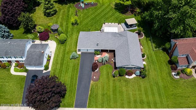 18 Girard Street, Marlboro, NJ 07746