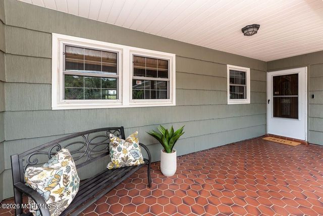 18 Girard Street, Marlboro, NJ 07746