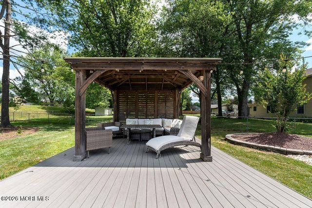 18 Girard Street, Marlboro, NJ 07746