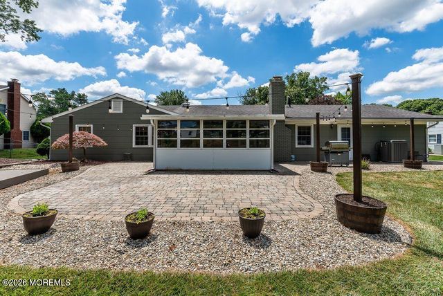 18 Girard Street, Marlboro, NJ 07746