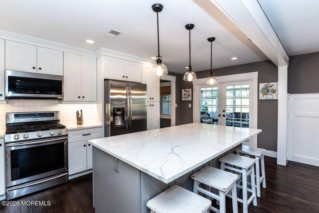 18 Girard Street, Marlboro, NJ 07746