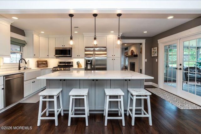 18 Girard Street, Marlboro, NJ 07746