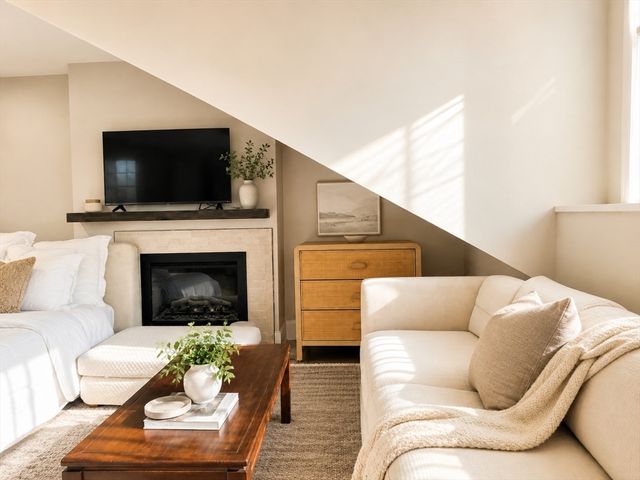 107 Charles 401, Boston, MA 02114