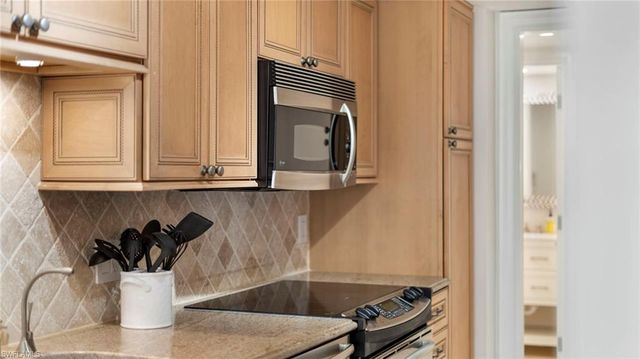 4005 Gulf Shore BLVD N 700, Naples, FL 34103