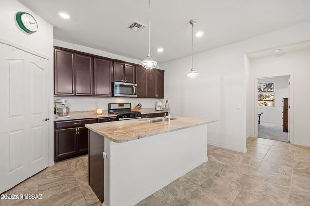 2134 W EPHESUS Court, Tucson, AZ 85742