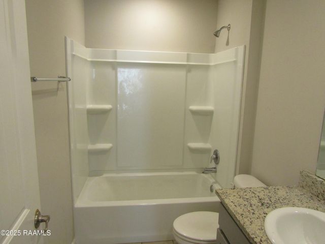 131 Broussard Hill Drive, Broussard, LA 70518