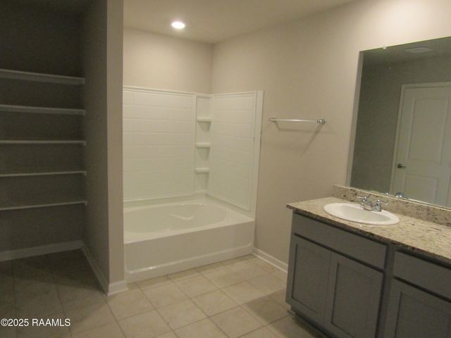 131 Broussard Hill Drive, Broussard, LA 70518