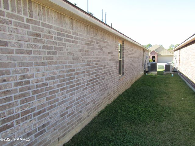 131 Broussard Hill Drive, Broussard, LA 70518