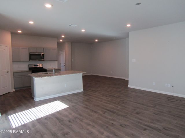 131 Broussard Hill Drive, Broussard, LA 70518