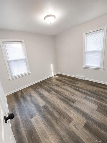 12760 Sarsfield Avenue, Warren, MI 48089