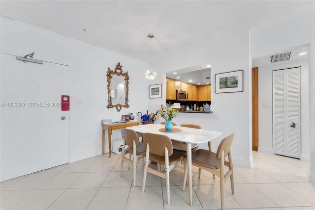 5600 Collins Ave 17W, Miami Beach, FL 33140