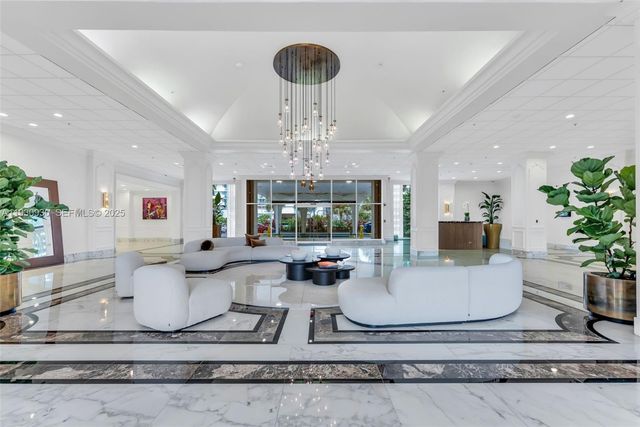 5600 Collins Ave 17W, Miami Beach, FL 33140