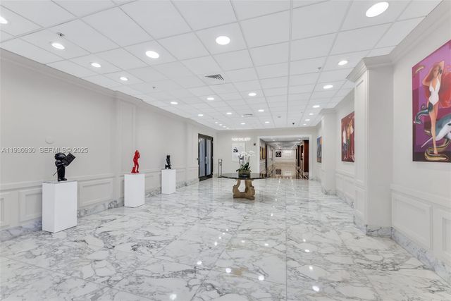 5600 Collins Ave 17W, Miami Beach, FL 33140