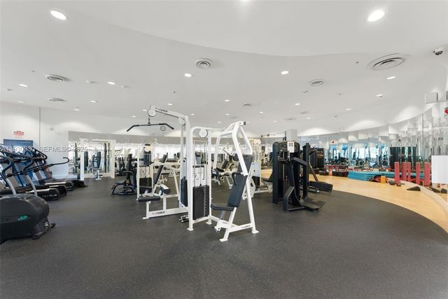 5600 Collins Ave 17W, Miami Beach, FL 33140