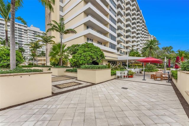 5600 Collins Ave 17W, Miami Beach, FL 33140