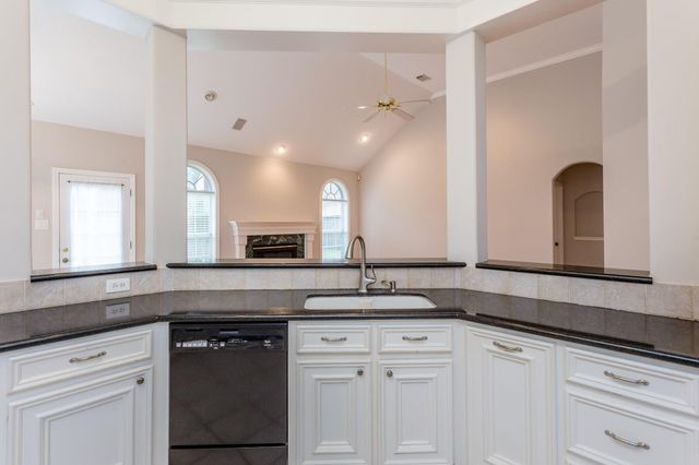 4611 Oakdale Street, Bellaire, TX 77401