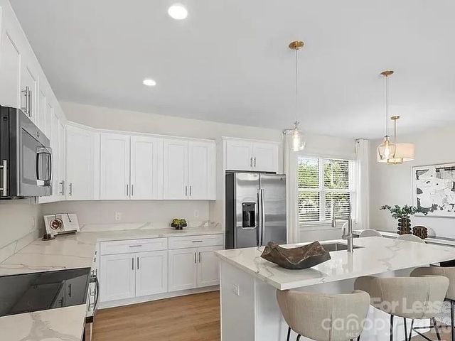 1104 Wonder Way, Charlotte, NC 28208