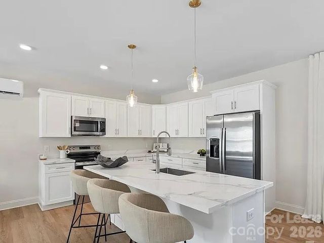 1104 Wonder Way, Charlotte, NC 28208
