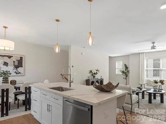 1104 Wonder Way, Charlotte, NC 28208